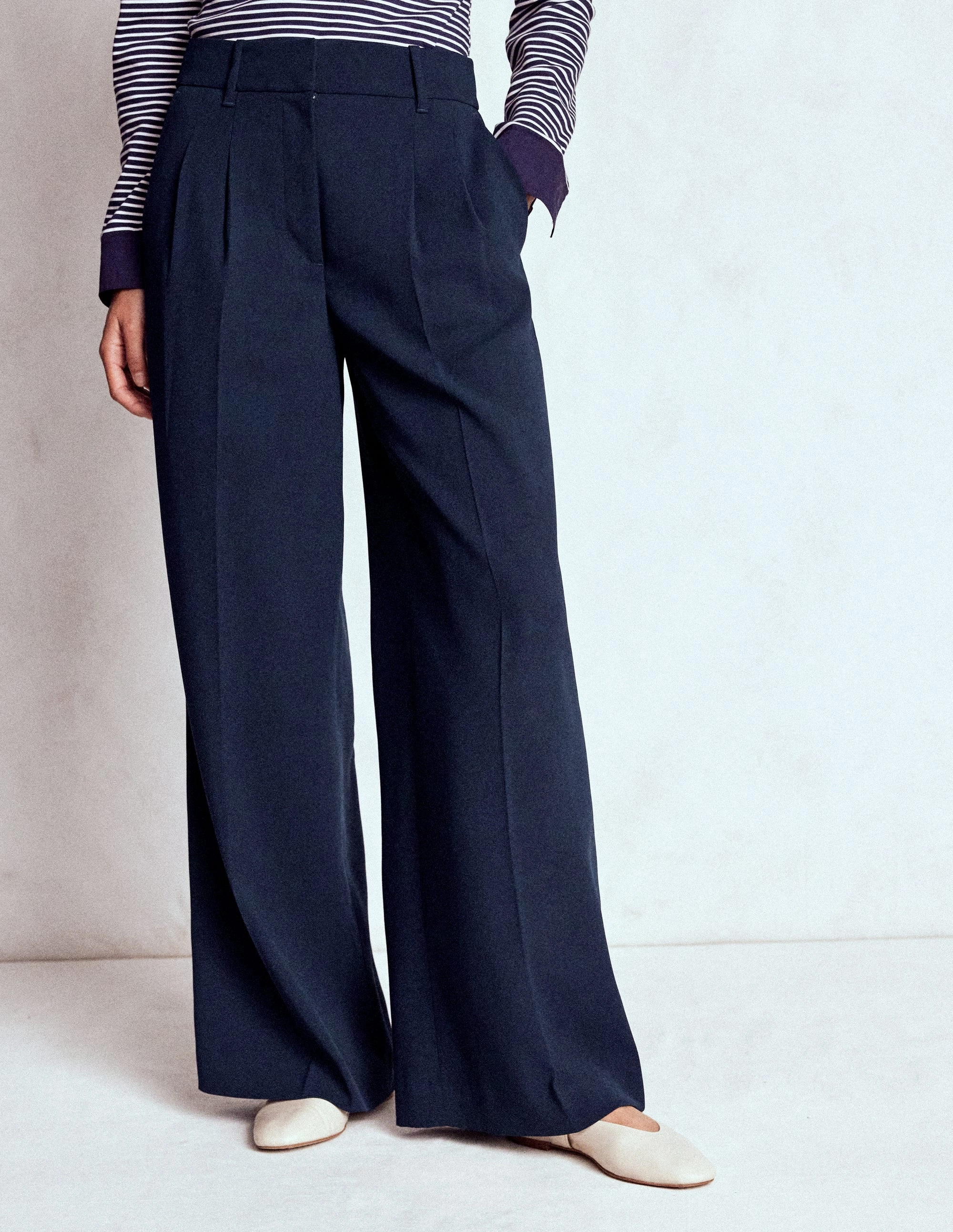 Kensington Tailored Trousers-Navy Street Comfort FlexibleMobility