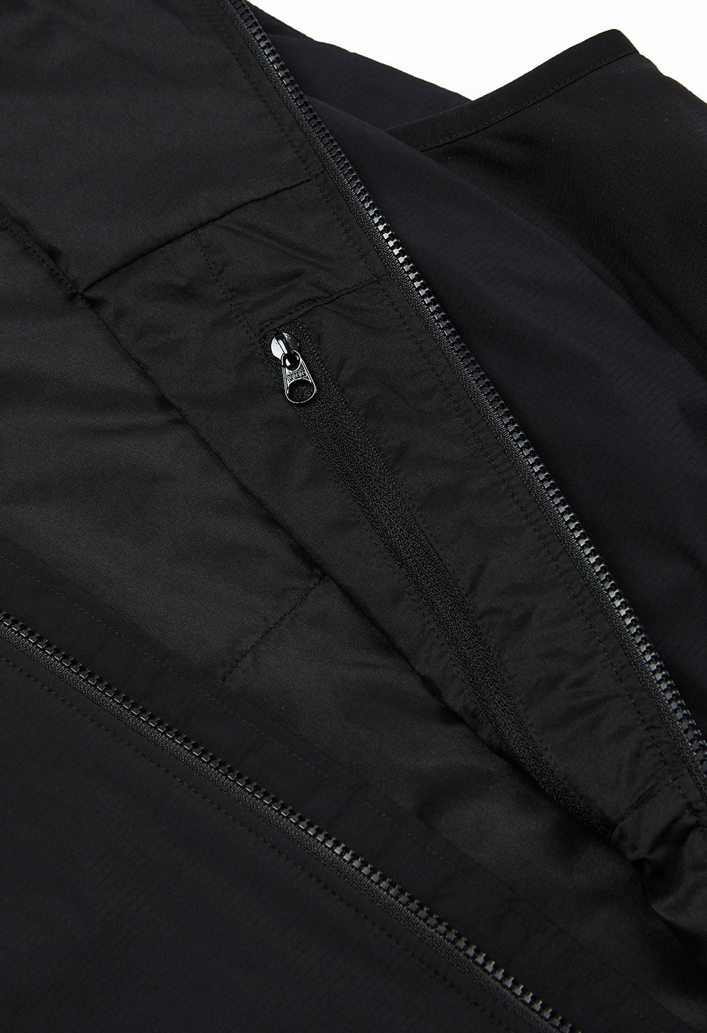 Arc'teryx Women's Atom Vest - Black Taped Seam Waterproofing Zippered Pockets