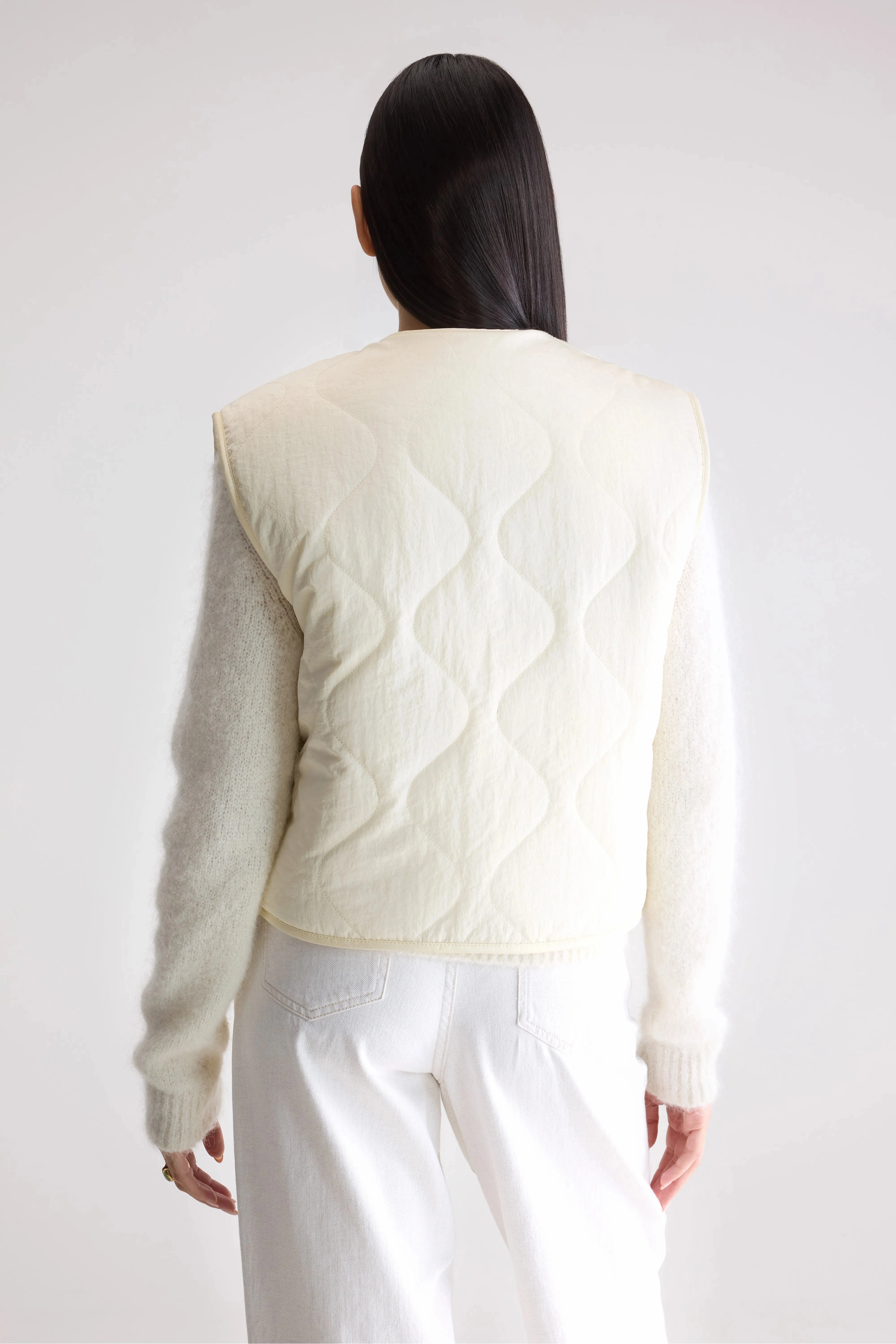 Silicone Grip Trim Eloise sleeveless jacket (252 / W / BUTTER)