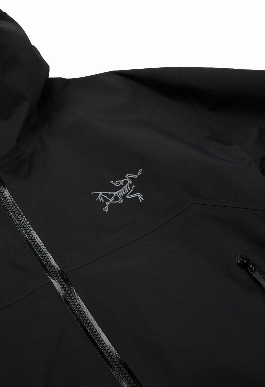 Flatlock Seam Construction Arc'teryx Men's Beta Jacket - Black