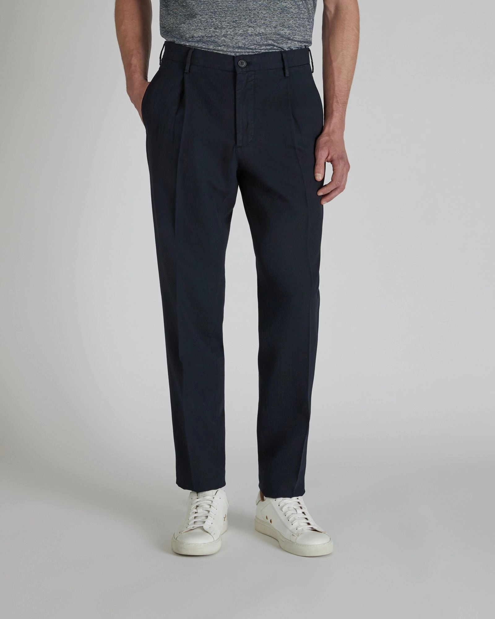 Ergonomic Cut Tapered-fit Chinolino ice cr??pe trousers