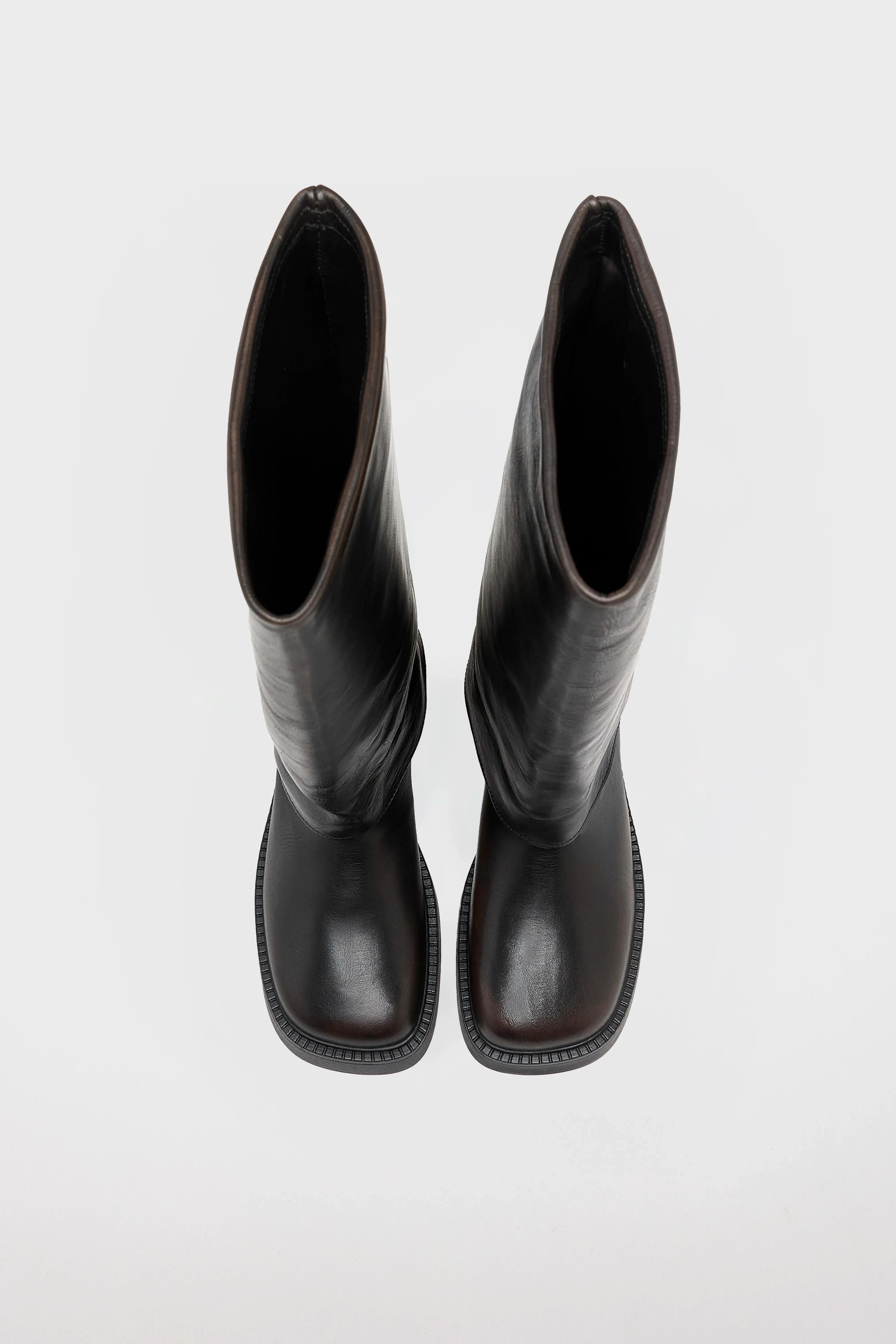 Thermal Core Adventure Seeker Leala Brushed Leather Boots  (252 / W / BLACK)