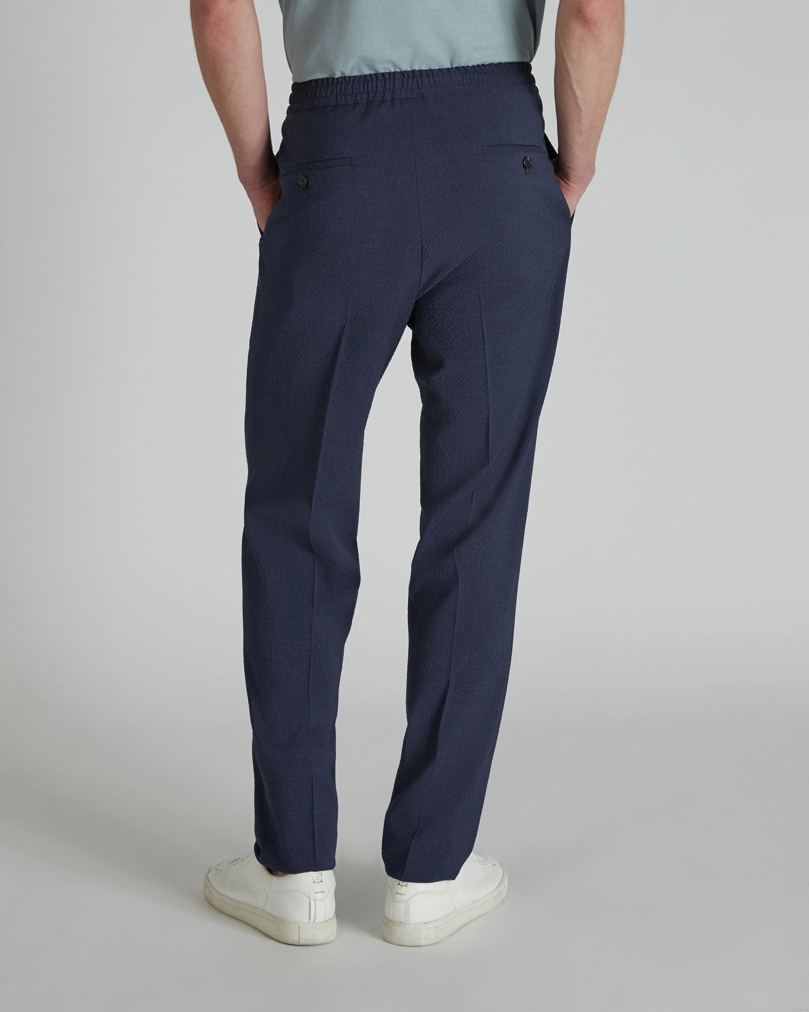 Tapered-fit wool seersucker trousers Easy Layer Breathable layers