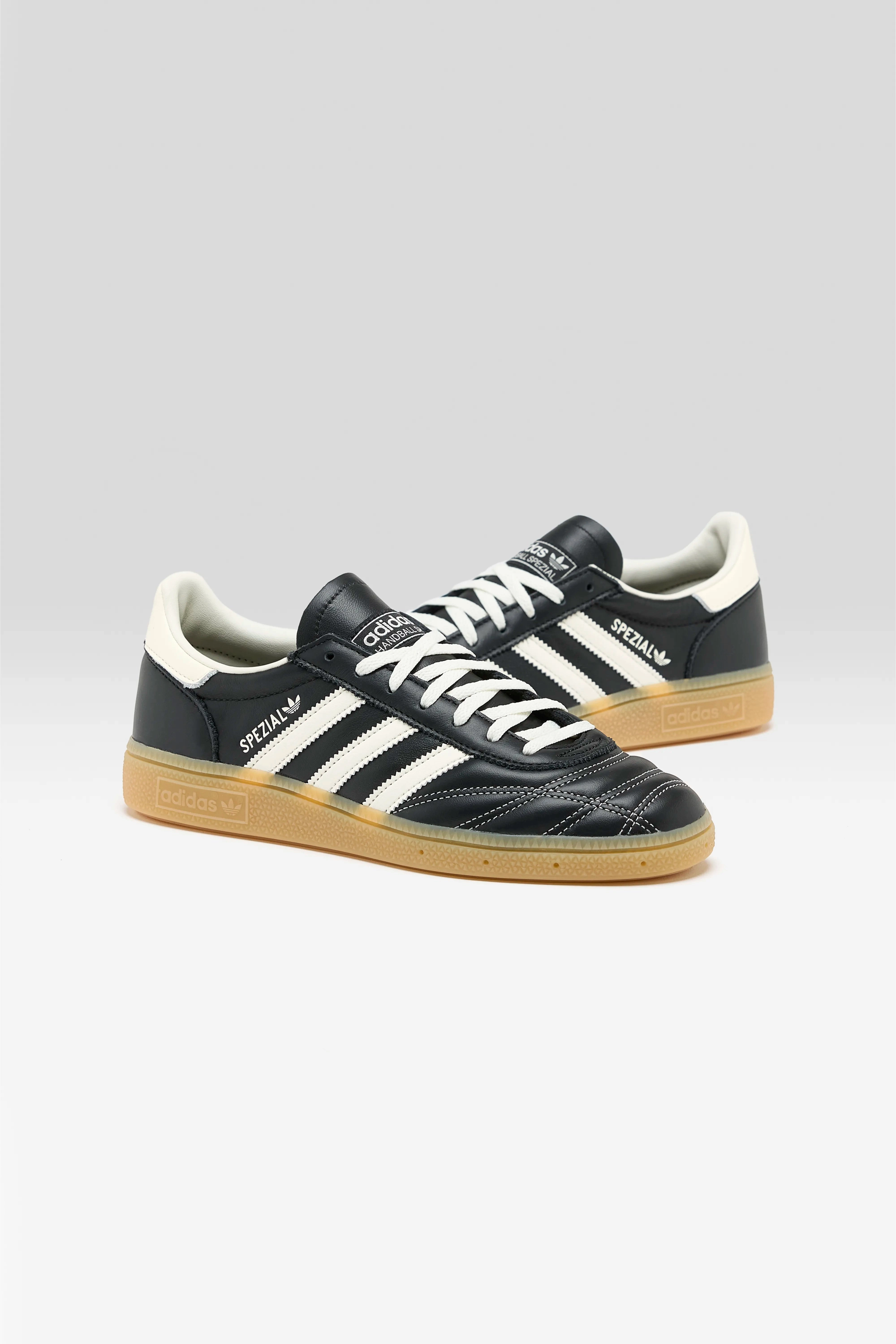 Breath Walk Torsional Rigidity Enhancements Handball Spezial for Women  (252 / W / BLACK)