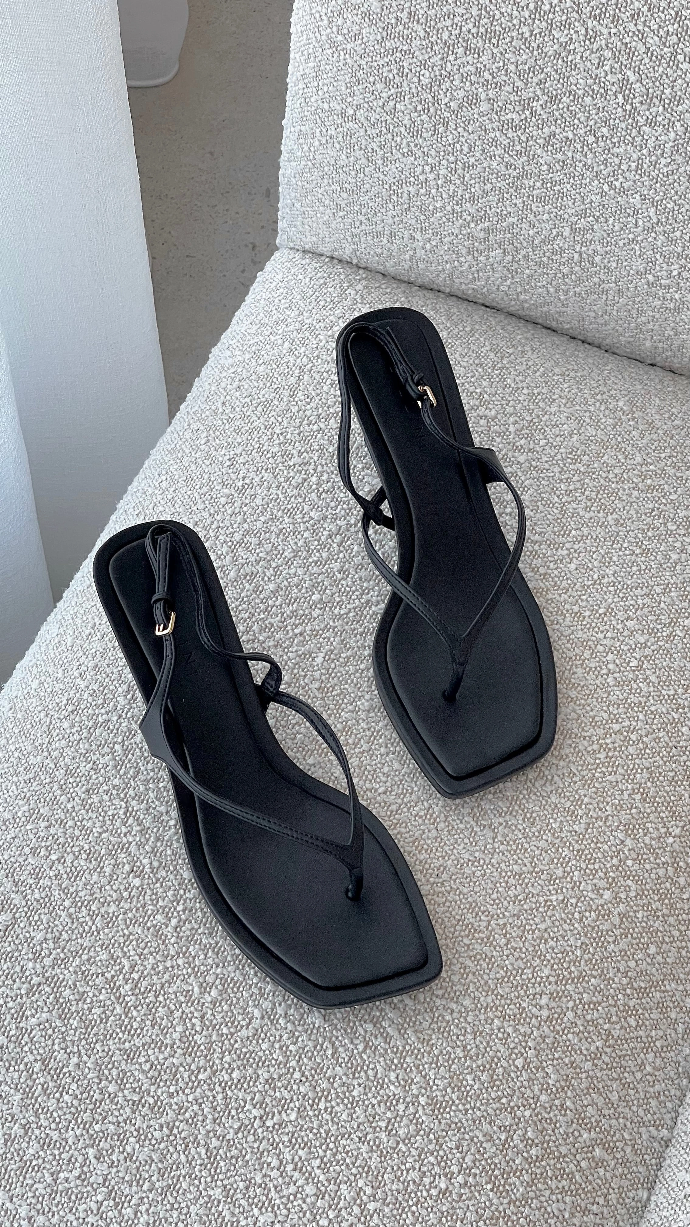 Chic Dress Shoes Ulanni Heel - Black