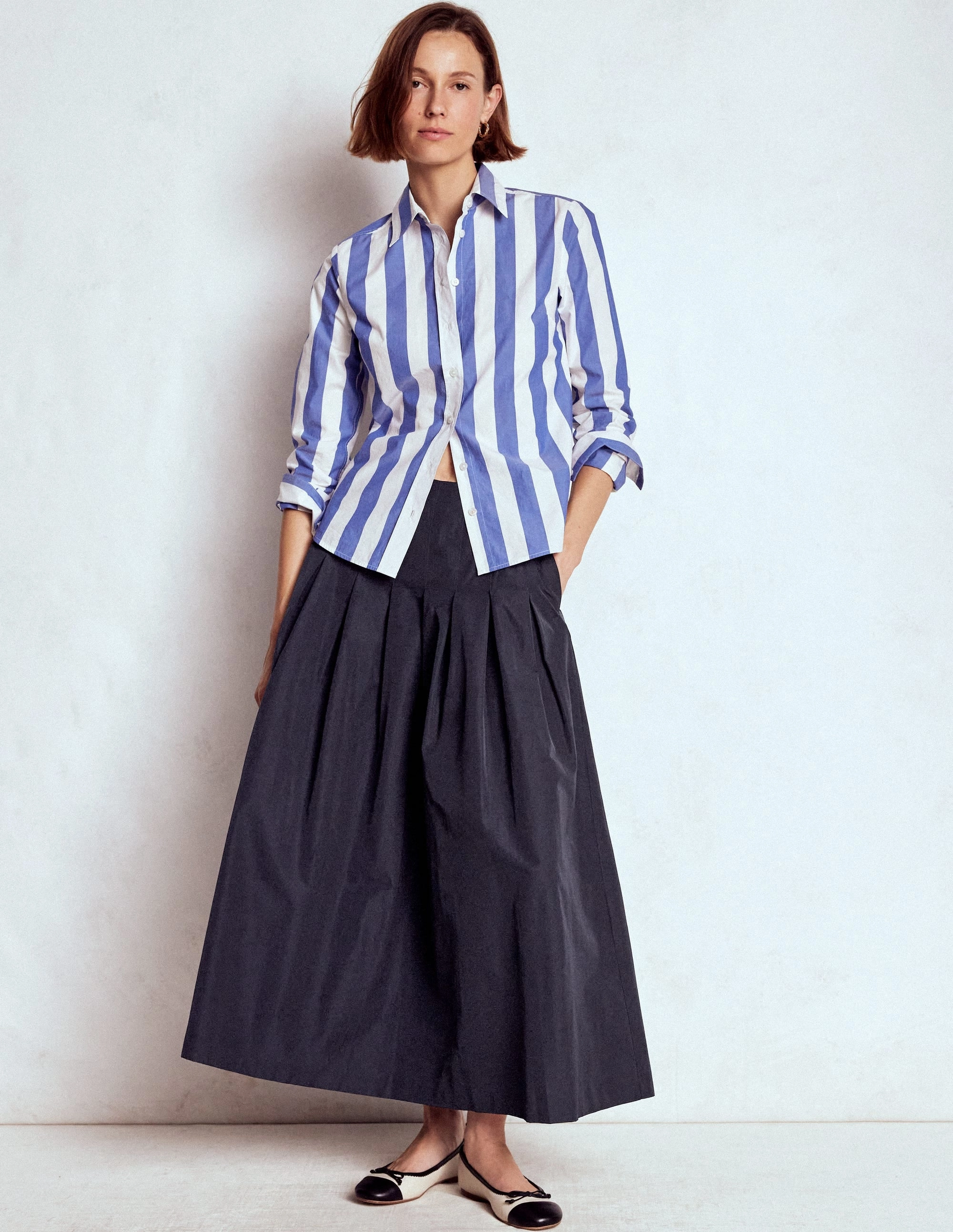 Sporty Casual Glamorous Appeal Valentina Taffeta Midi Skirt-Navy