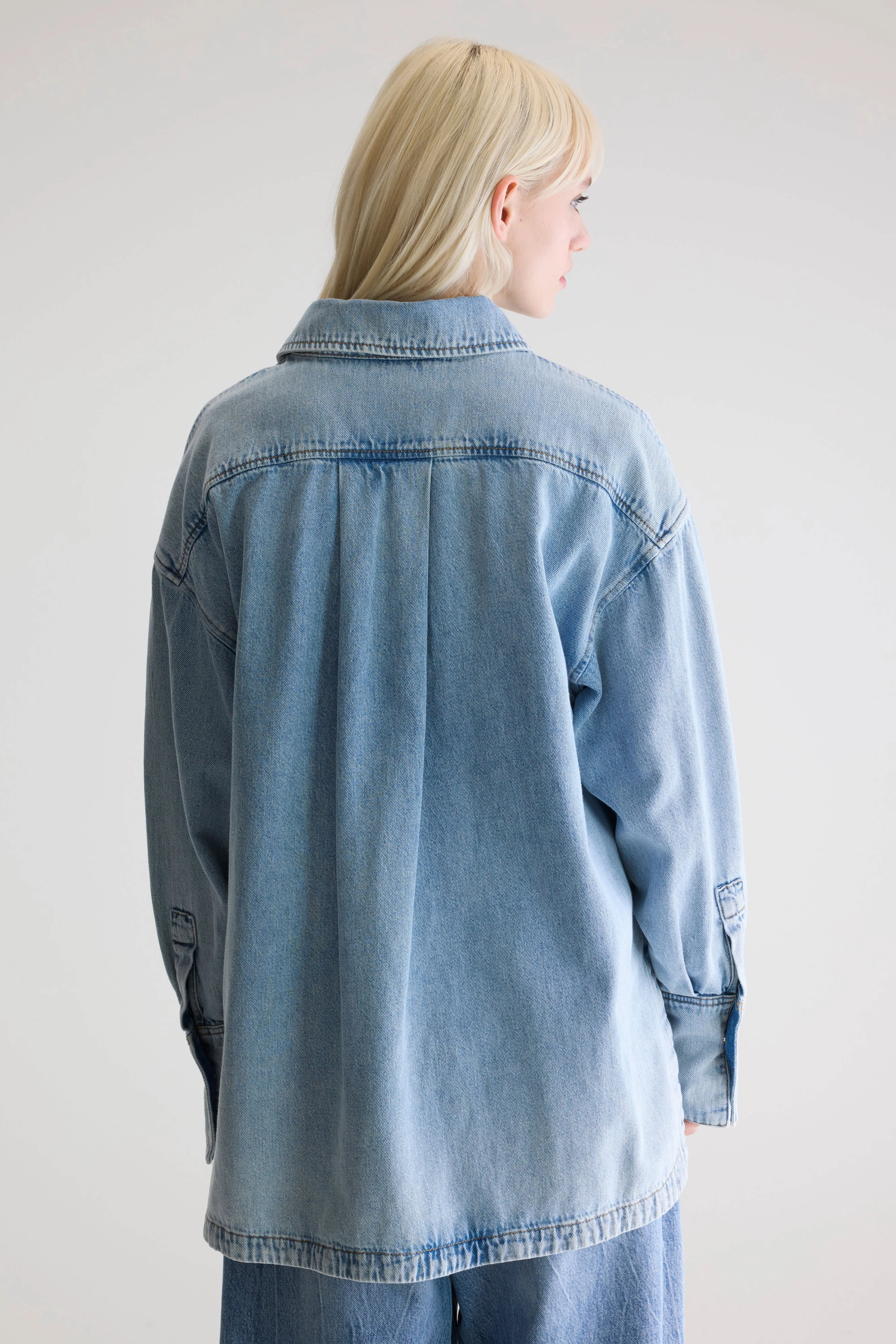 Glory denim overshirt (252 / W / LT BLUE BLEACH) Breathable Style Seamless Shoulder Construction