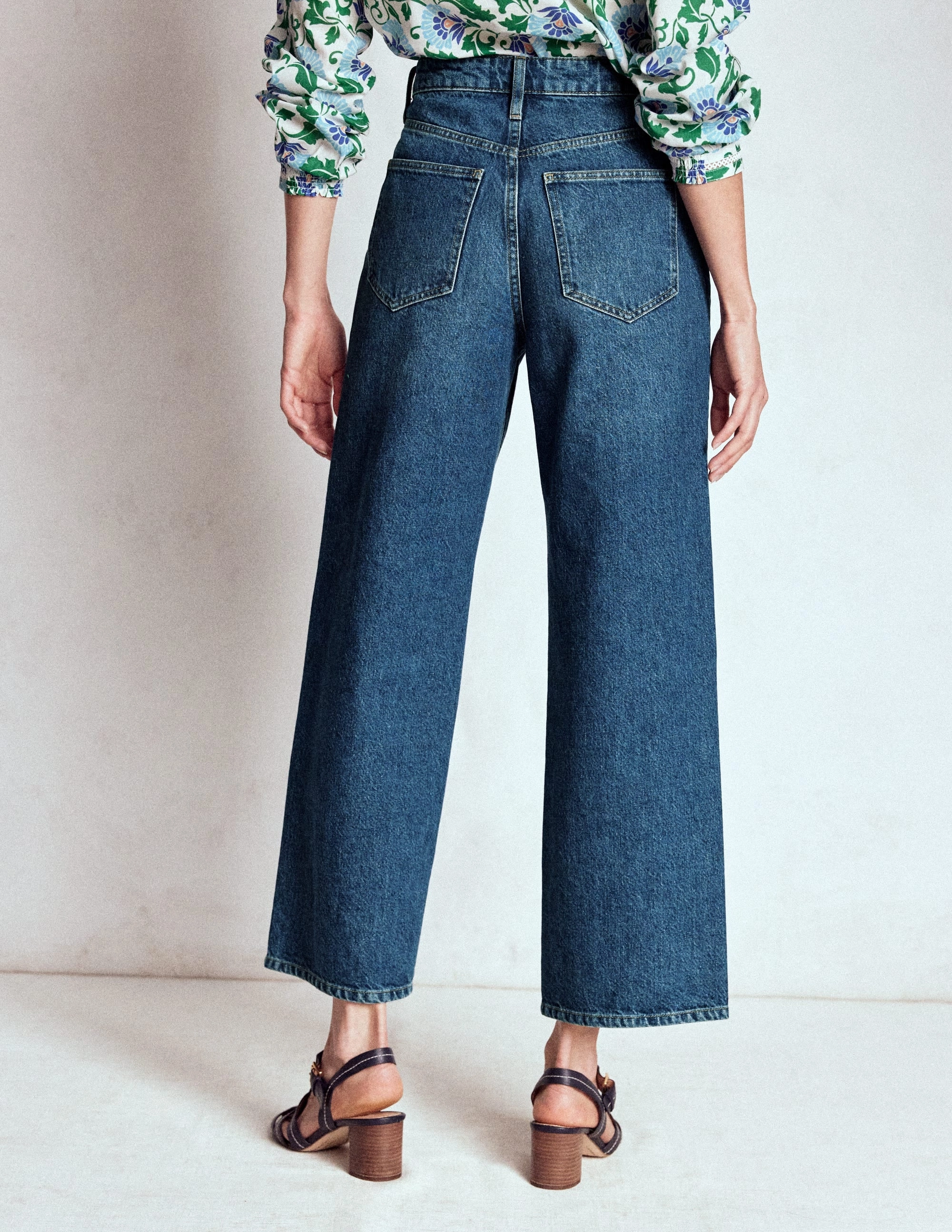 High Rise Straight Crop Jeans-Mid VWash EcoFriendlyMaterial