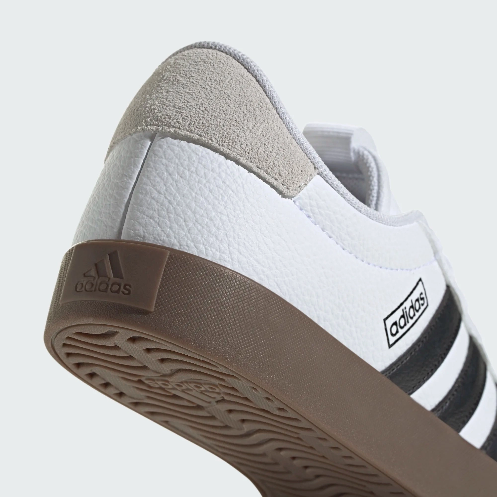 Responsive Use WOMEN'S VL COURT 3.0