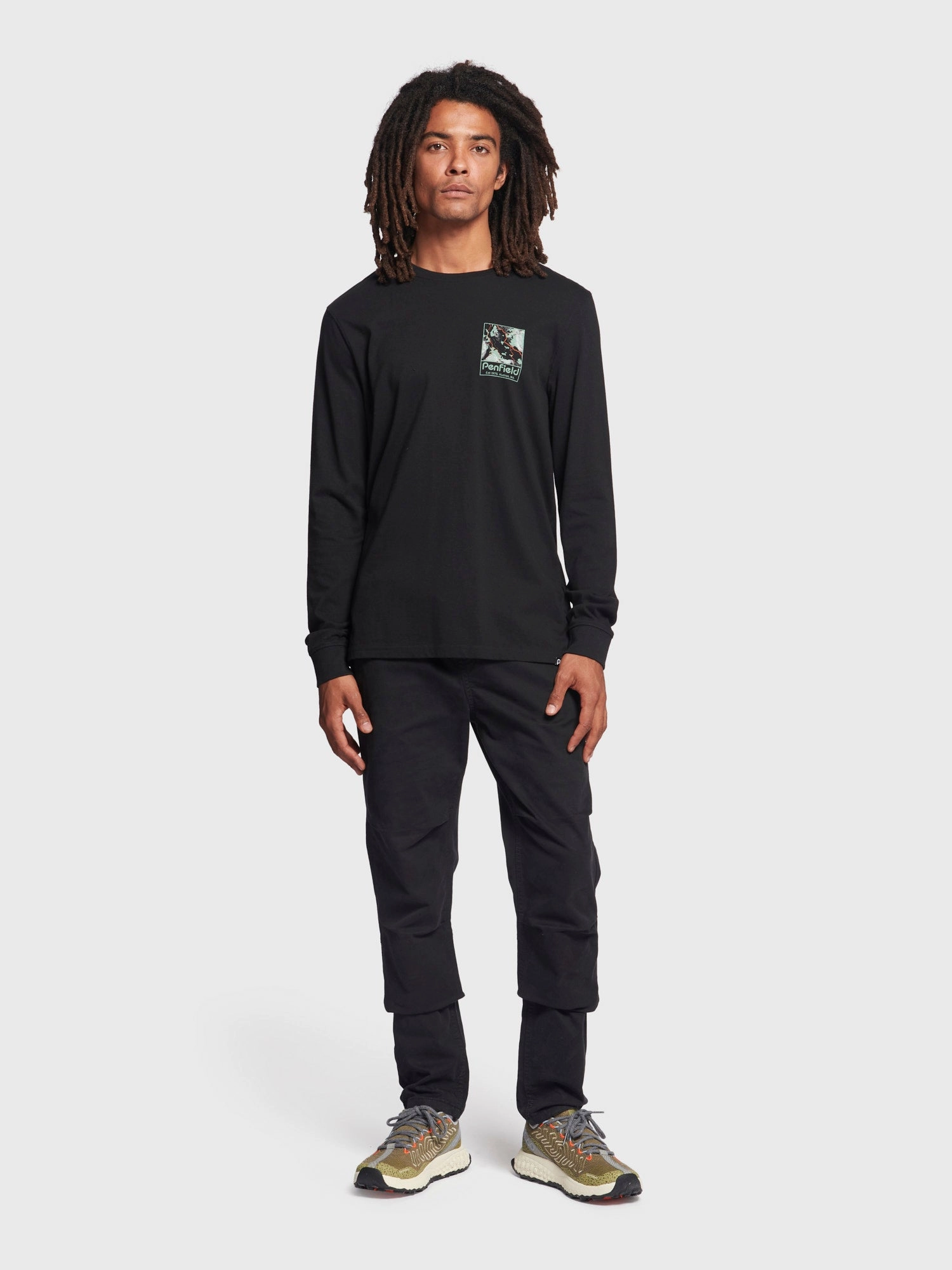 Minimal Style Trend High-End Quality Yosemite Trail Satellite Long Sleeve T-Shirt in Black